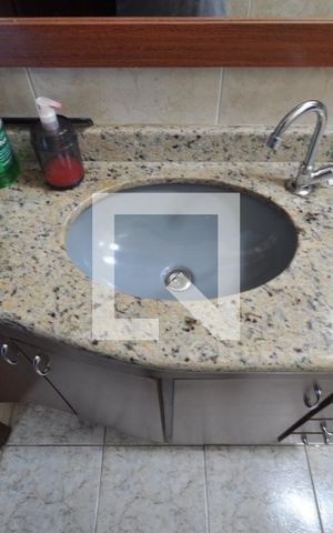 Casa à venda com 325m², 3 quartos e 4 vagasBanheiro Social
