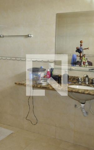 Apartamento à venda com 250m², 3 quartos e 2 vagasBanheiro 1