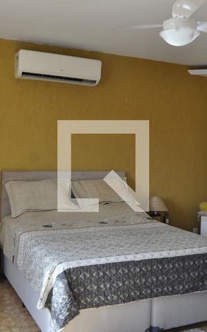 Apartamento à venda com 250m², 3 quartos e 2 vagasQuarto 4