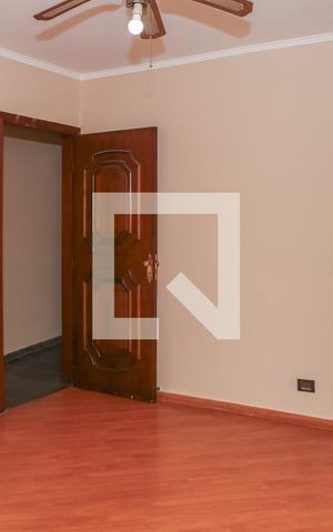 Casa para alugar com 135m², 4 quartos e 2 vagas Casa para alugar com 135m², 4 quartos e 2 vagasSala