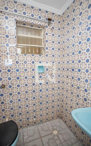 Casa para alugar com 250m², 3 quartos e 2 vagas Casa para alugar com 250m², 3 quartos e 2 vagasBanheiro social
