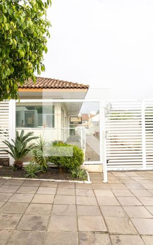 Casa de condomínio à venda com 150m², 3 quartos e 2 vagas Casa de condomínio à venda com 150m², 3 quartos e 2 vagasFachada