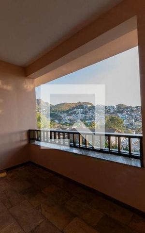 Casa à venda com 682m², 4 quartos e 8 vagas