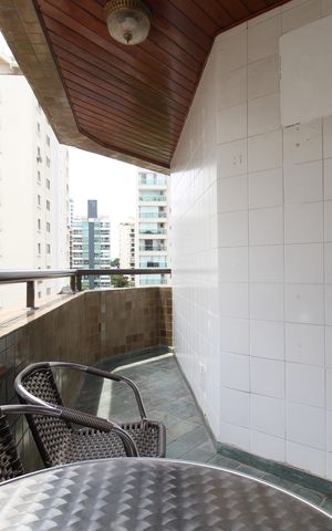 Apartamento à venda com 125m², 3 quartos e 2 vagasVaranda