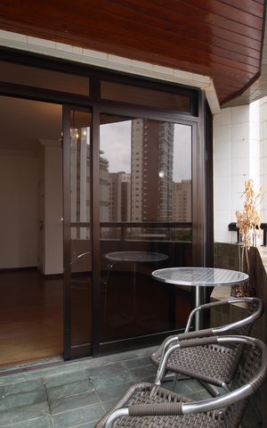 Apartamento à venda com 125m², 3 quartos e 2 vagasVaranda