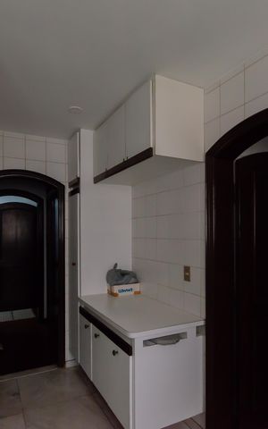 Apartamento à venda com 248m², 4 quartos e 4 vagas Apartamento à venda com 248m², 4 quartos e 4 vagasÁrea de Serviço