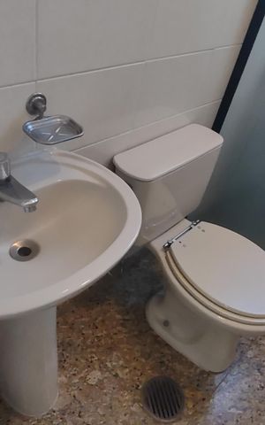Apartamento para alugar com 300m², 4 quartos e 2 vagas Apartamento para alugar com 300m², 4 quartos e 2 vagasBanheiro social