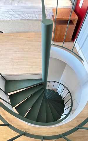 Apartamento para alugar com 95m², 1 quarto e 1 vagaSuíte escada