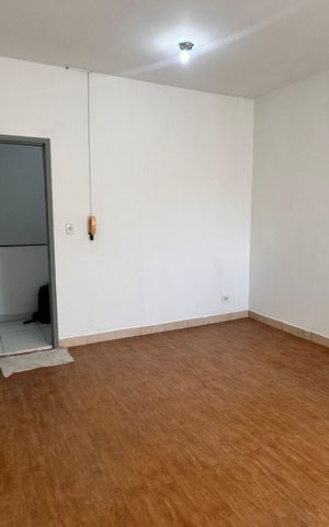 Casa para alugar com 25m², 1 quarto e sem vaga Casa para alugar com 25m², 1 quarto e sem vagaStudio