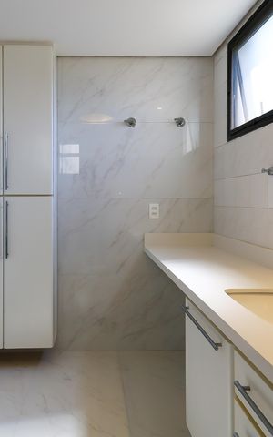 Apartamento para alugar com 185m², 3 quartos e 3 vagasBanheiro da Suíte 1