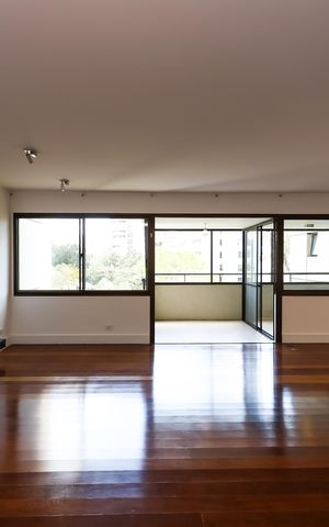Apartamento para alugar com 185m², 3 quartos e 3 vagasSala