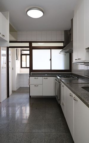 Apartamento para alugar com 185m², 3 quartos e 3 vagasCozinha