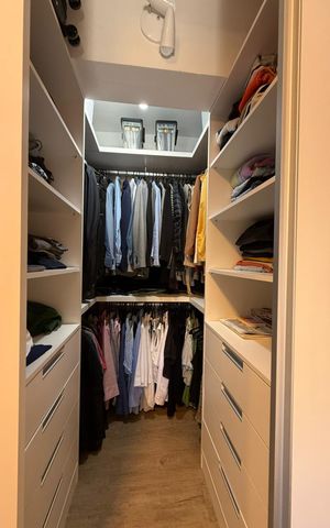 Apartamento à venda com 93m², 3 quartos e 1 vaga Apartamento à venda com 93m², 3 quartos e 1 vagaCloset Suíte 2