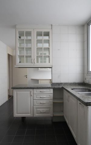 Apartamento à venda com 160m², 3 quartos e 2 vagasCozinha