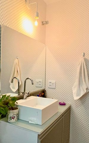 Apartamento à venda com 84m², 2 quartos e 1 vaga Apartamento à venda com 84m², 2 quartos e 1 vagaBanheiro social