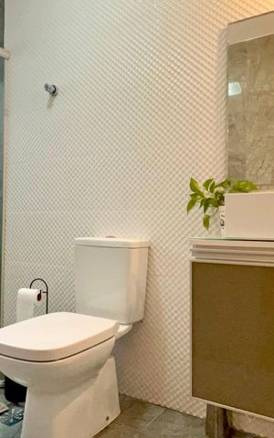 Apartamento à venda com 84m², 2 quartos e 1 vaga Apartamento à venda com 84m², 2 quartos e 1 vagaBanheiro social