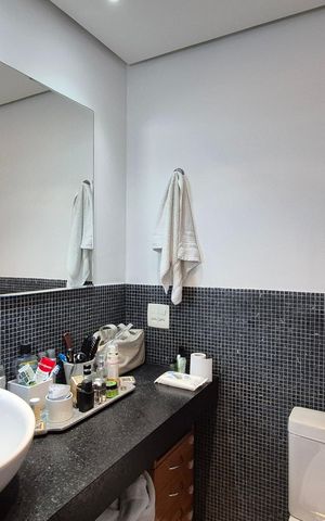 Apartamento à venda com 114m², 3 quartos e 2 vagas Apartamento à venda com 114m², 3 quartos e 2 vagasBanheiro da suíte