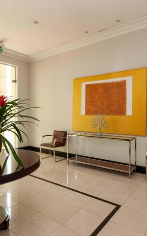 Apartamento à venda com 100m², 3 quartos e 2 vagas Apartamento à venda com 100m², 3 quartos e 2 vagasHall social