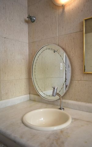 Apartamento para alugar com 103m², 2 quartos e sem vagaBanheiro