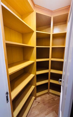 Apartamento para alugar com 200m², 5 quartos e 3 vagas Apartamento para alugar com 200m², 5 quartos e 3 vagasCloset