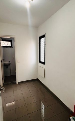 Apartamento para alugar com 200m², 5 quartos e 3 vagas Apartamento para alugar com 200m², 5 quartos e 3 vagasLavanderia