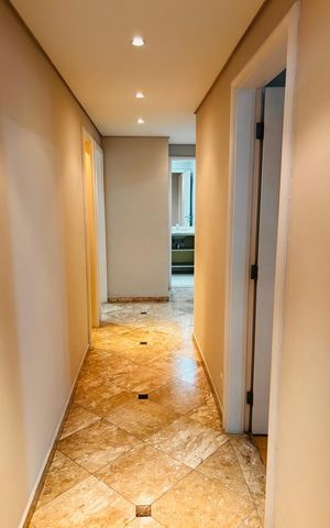Apartamento para alugar com 200m², 5 quartos e 3 vagas Apartamento para alugar com 200m², 5 quartos e 3 vagasCorredor