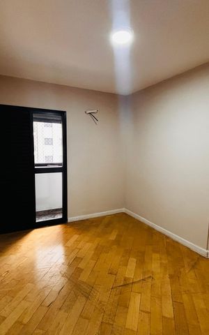 Apartamento para alugar com 200m², 5 quartos e 3 vagas Apartamento para alugar com 200m², 5 quartos e 3 vagasQuarto
