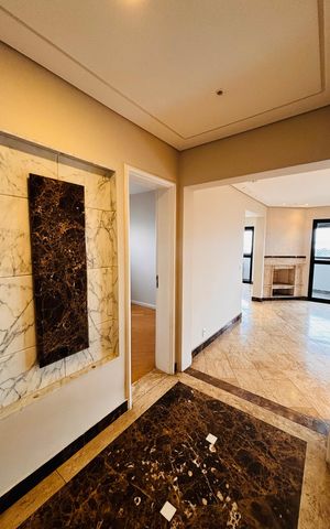 Apartamento para alugar com 200m², 5 quartos e 3 vagas Apartamento para alugar com 200m², 5 quartos e 3 vagasEntrada