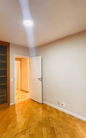 Apartamento para alugar com 200m², 5 quartos e 3 vagas Apartamento para alugar com 200m², 5 quartos e 3 vagasQuarto