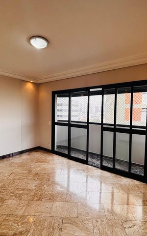 Apartamento para alugar com 200m², 5 quartos e 3 vagas Apartamento para alugar com 200m², 5 quartos e 3 vagasSala