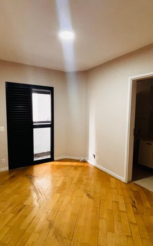 Apartamento para alugar com 200m², 5 quartos e 3 vagas Apartamento para alugar com 200m², 5 quartos e 3 vagasSuíte