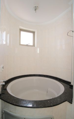 Apartamento para alugar com 156m², 4 quartos e 3 vagasBanheiro da Suíte