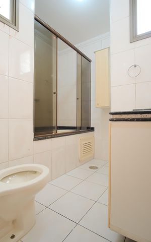 Apartamento para alugar com 156m², 4 quartos e 3 vagasBanheiro Social