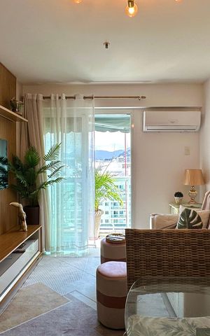 Apartamento à venda com 136m², 3 quartos e 2 vagas Apartamento à venda com 136m², 3 quartos e 2 vagasSala