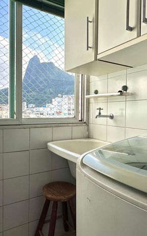 Apartamento à venda com 136m², 3 quartos e 2 vagas Apartamento à venda com 136m², 3 quartos e 2 vagasÁrea de serviço