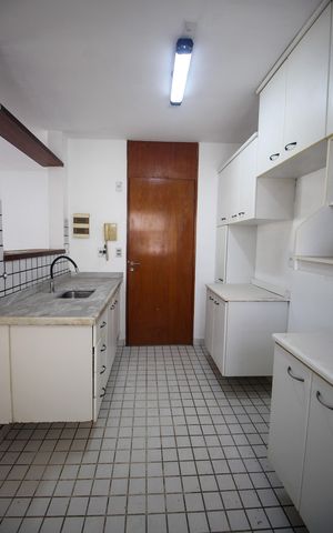 Apartamento à venda com 80m², 3 quartos e 2 vagasCozinha