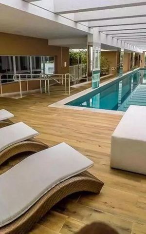 Studio à venda com 33m², 1 quarto e 1 vaga Studio à venda com 33m², 1 quarto e 1 vagaPiscina