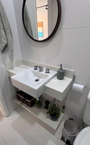 Apartamento à venda com 83m², 3 quartos e 2 vagas Apartamento à venda com 83m², 3 quartos e 2 vagasBanheiro social