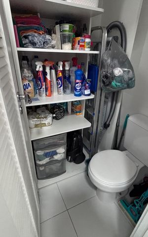 Apartamento à venda com 83m², 3 quartos e 2 vagas Apartamento à venda com 83m², 3 quartos e 2 vagasDespensa