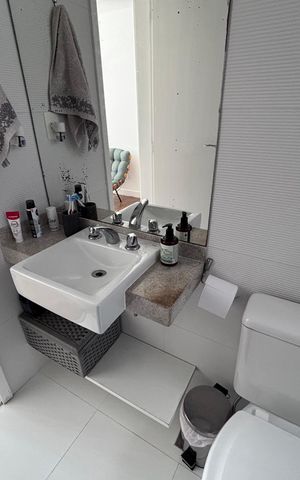 Apartamento à venda com 83m², 3 quartos e 2 vagas Apartamento à venda com 83m², 3 quartos e 2 vagasBanheiro da Suíte