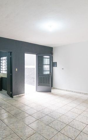 Casa para alugar com 100m², 3 quartos e 1 vaga Casa para alugar com 100m², 3 quartos e 1 vagaSala