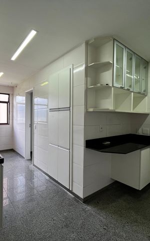 Apartamento para alugar com 143m², 4 quartos e 2 vagas Apartamento para alugar com 143m², 4 quartos e 2 vagasCozinha
