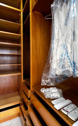Apartamento para alugar com 143m², 4 quartos e 2 vagas Apartamento para alugar com 143m², 4 quartos e 2 vagasCloset da suíte