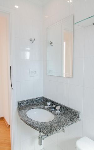 Apartamento à venda com 106m², 3 quartos e 3 vagas Apartamento à venda com 106m², 3 quartos e 3 vagasBanheiro Social