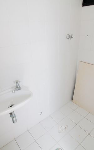 Apartamento à venda com 106m², 3 quartos e 3 vagas Apartamento à venda com 106m², 3 quartos e 3 vagasBanheiro de Serviço
