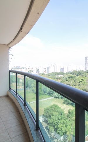 Apartamento à venda com 106m², 3 quartos e 3 vagas Apartamento à venda com 106m², 3 quartos e 3 vagasVaranda