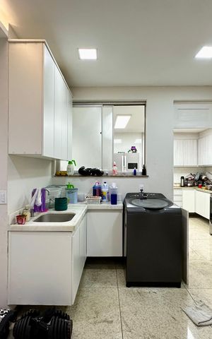 Apartamento à venda com 200m², 4 quartos e 1 vaga Apartamento à venda com 200m², 4 quartos e 1 vagaÁrea de Serviço