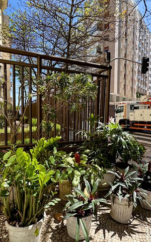 Apartamento à venda com 200m², 4 quartos e 1 vaga Apartamento à venda com 200m², 4 quartos e 1 vagaPlaquinha instalada