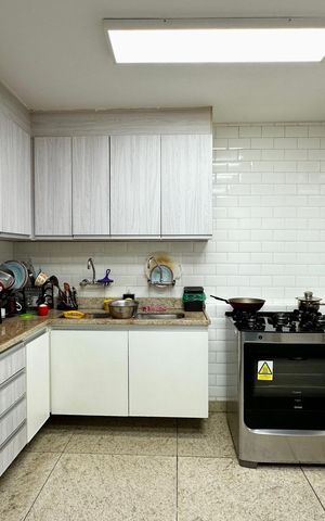 Apartamento à venda com 200m², 4 quartos e 1 vaga Apartamento à venda com 200m², 4 quartos e 1 vagaCozinha