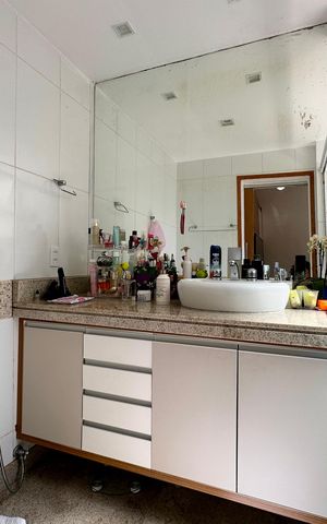 Apartamento à venda com 200m², 4 quartos e 1 vaga Apartamento à venda com 200m², 4 quartos e 1 vagaQuarto 2 - Suíte Banheiro